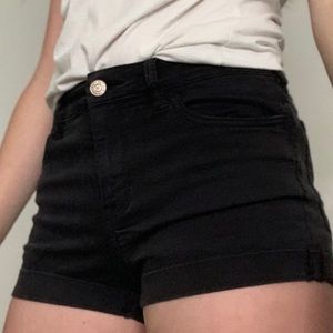 Black Jean Shorts - High rise - Pacsun
